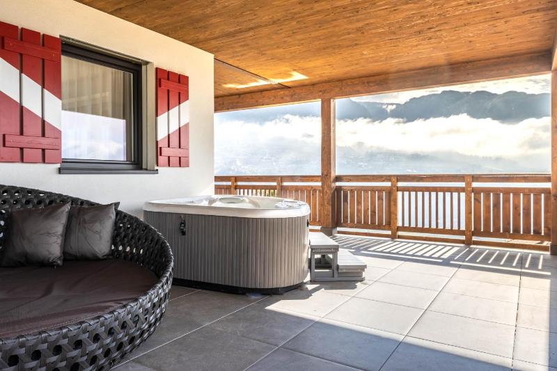 Suite with Spa Bath image 3