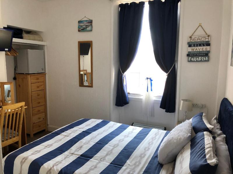 Beachcomber Guesthouse - image 29