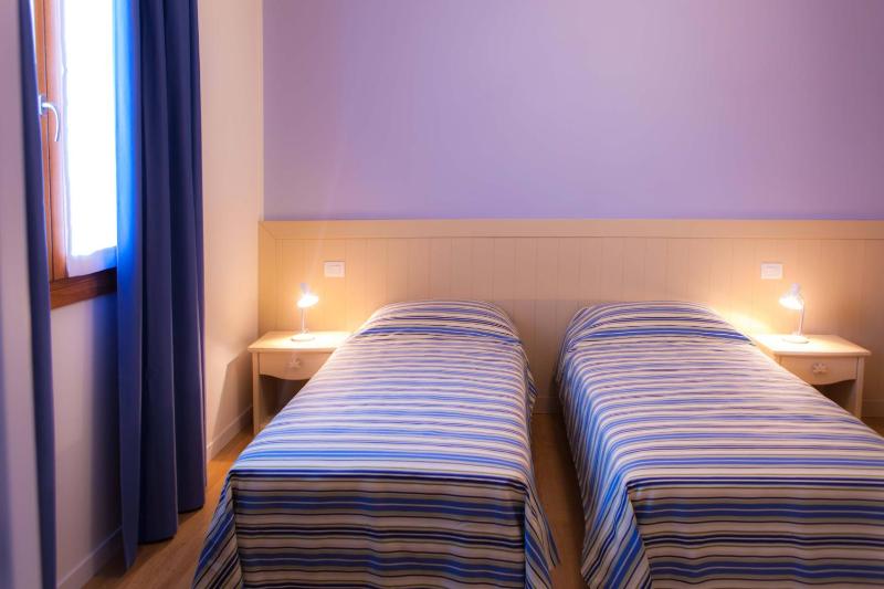 Double Room image 3