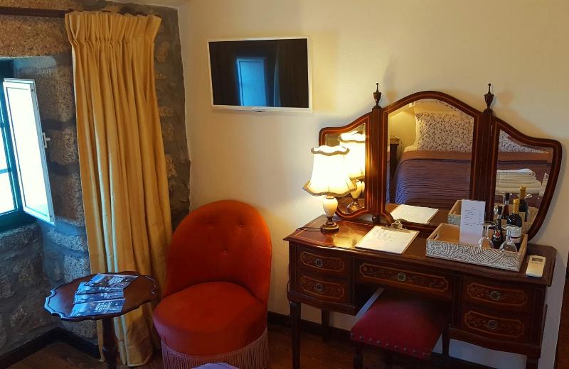 Deluxe Suite image 3