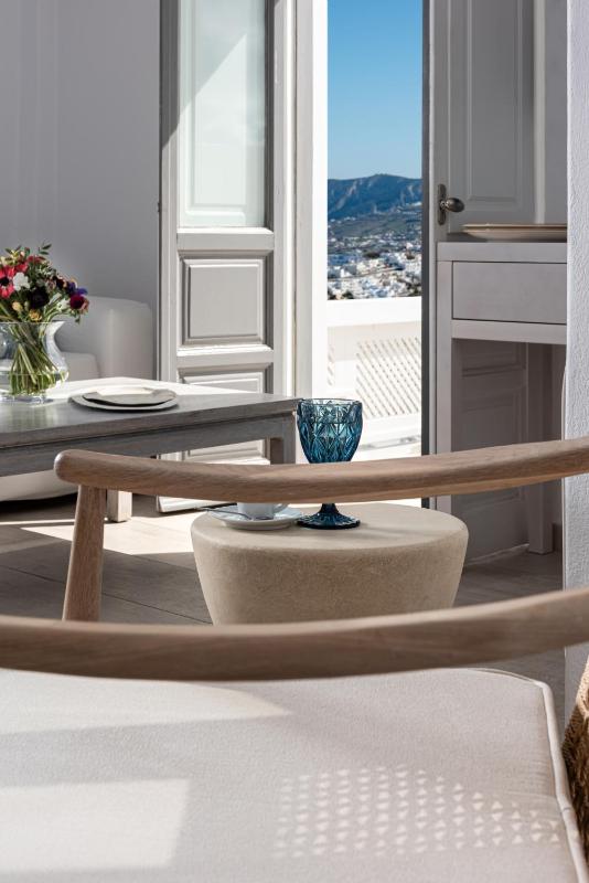 Executive Suite with private Outdoor Plunge Pool and Panoramic Sea & Caldera View image 2