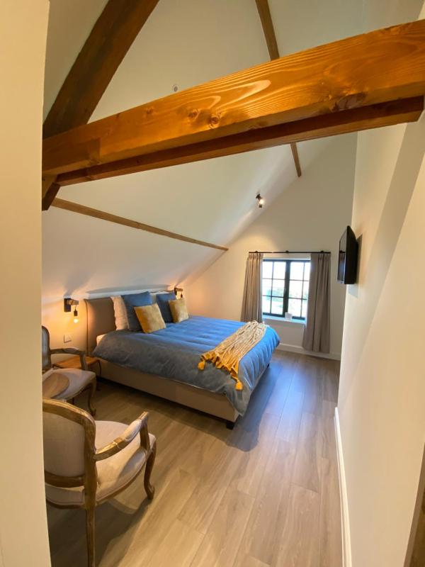 Deluxe Double Room image 2