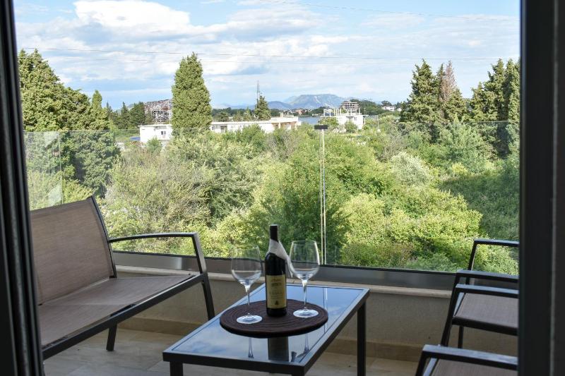 Standard One Bedroom Apartment image 3