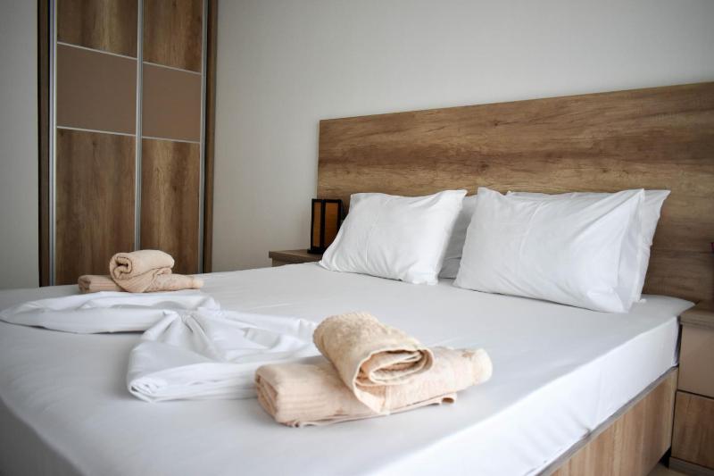 Standard One Bedroom Apartment image 4