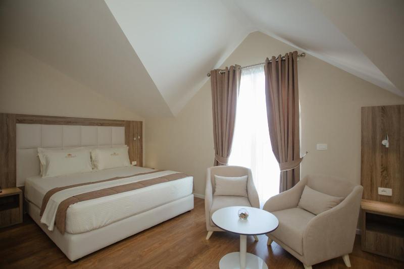 Triple Room image 3