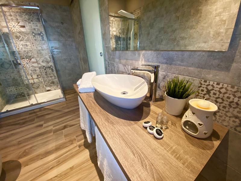 Superior Double Room image 3