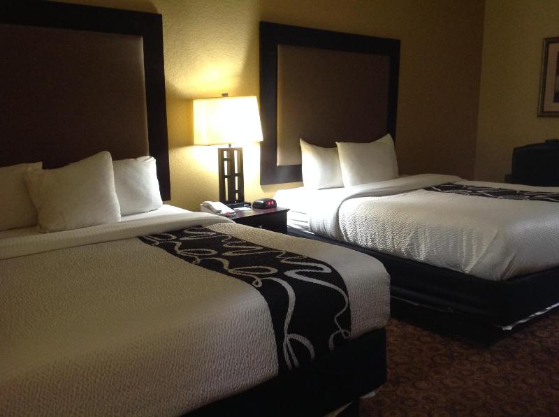 Deluxe Queen Room with Two Queen Beds image 1