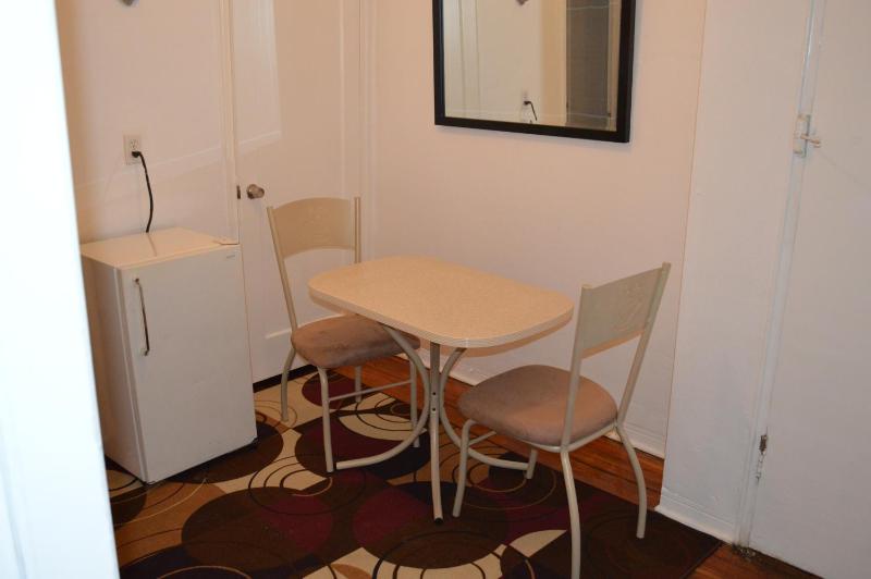 Basic Triple Room image 2