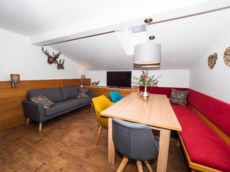 Three-Bedroom Apartment with Balcony - Annex image 1