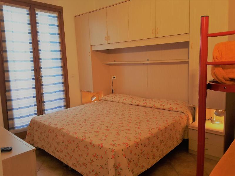 Aqua Marina Aparthotel - Market & Restaurant - image 35