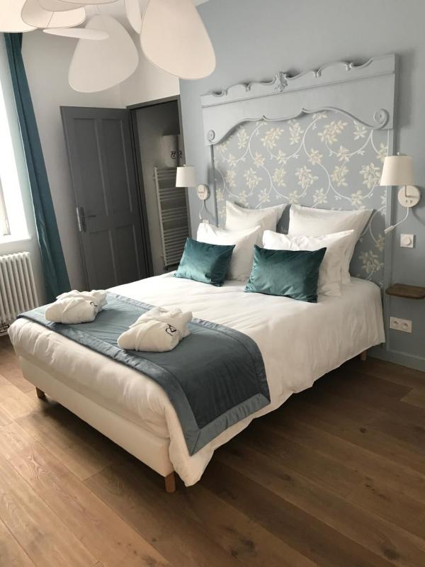 Deluxe Double Room image 3