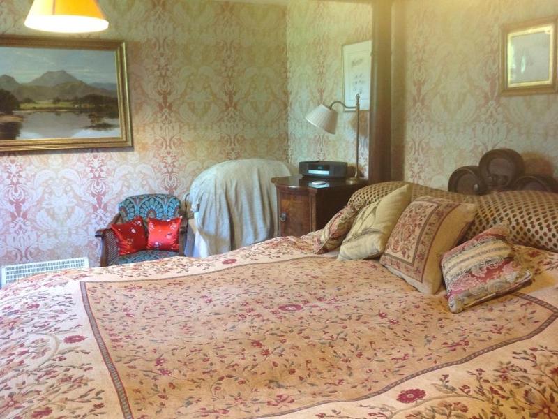 Small Double Room image 4
