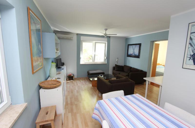 Apartment with Sea View image 2
