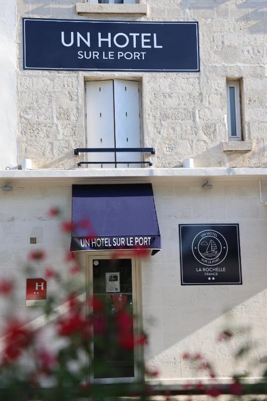 Un Hotel sur le Port - image 26