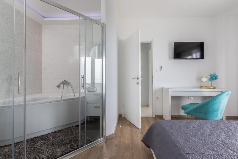 Holiday Home image 1