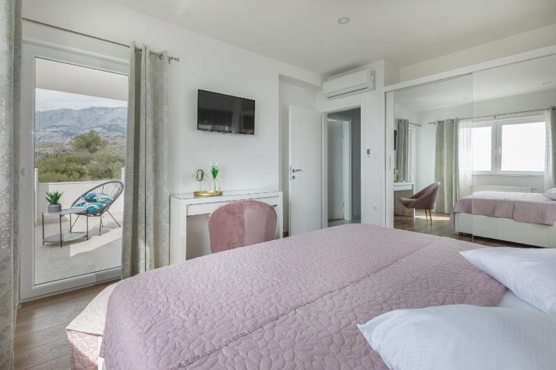 Luxury Holiday Home Dioniz - image 44