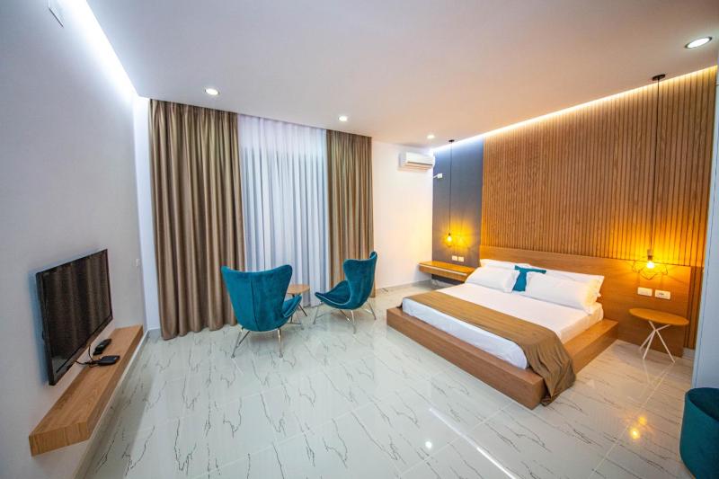 Deluxe Suite with Sea View image 1