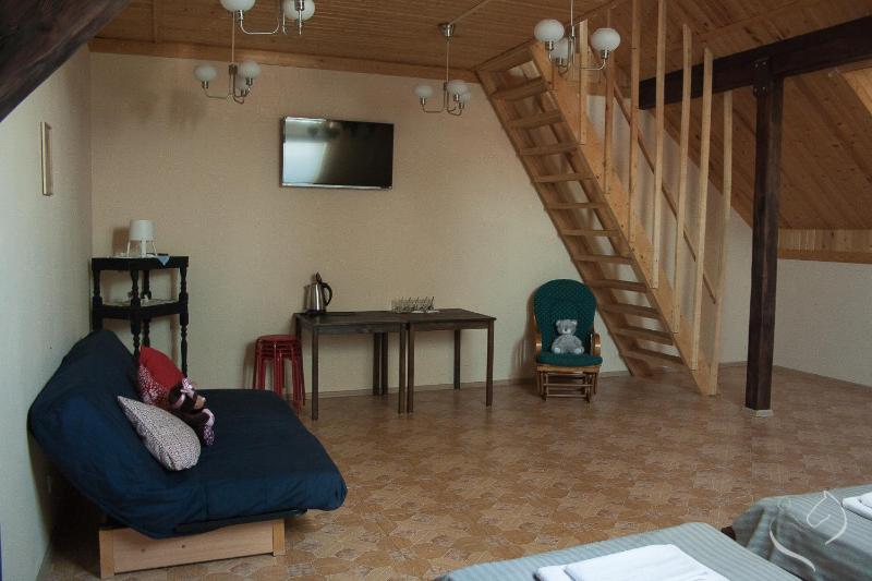 Family Room image 3