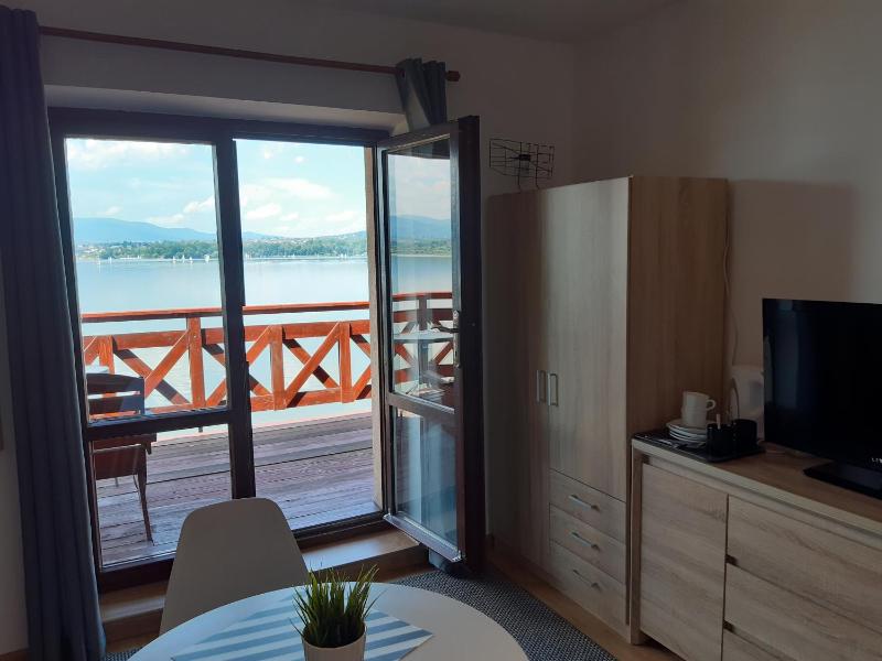 Deluxe Double Room with Balcony and Lake View image 3
