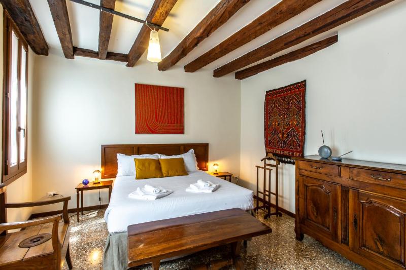 Deluxe Apartment image 2