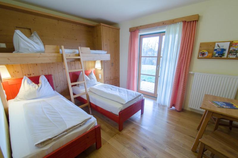 Superior Triple Room image 4