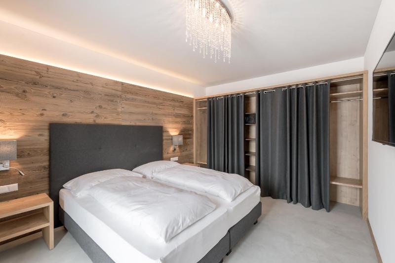 Suite with Balcony image 2