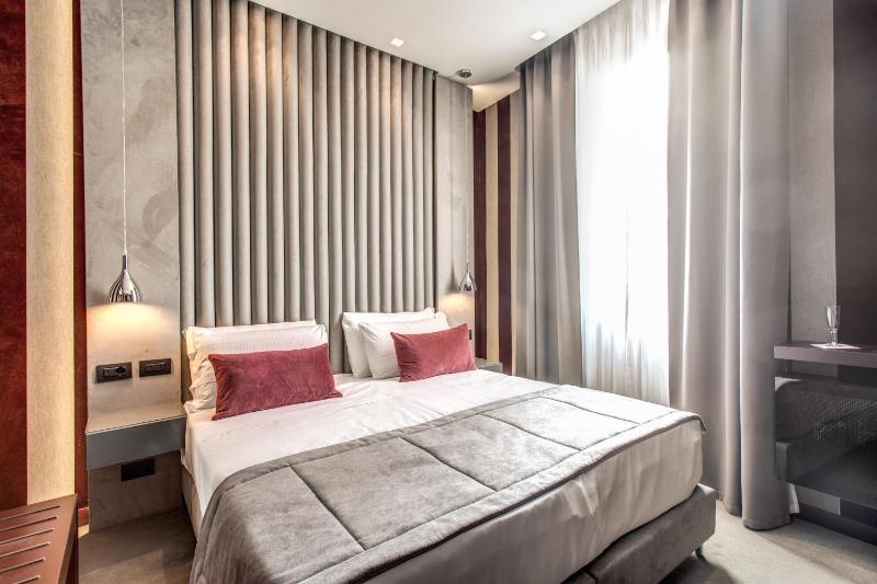 Superior Double or Twin Room image 3