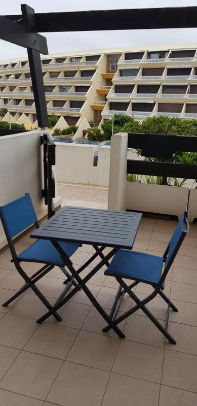 Studio Apartment with Sea View image 1