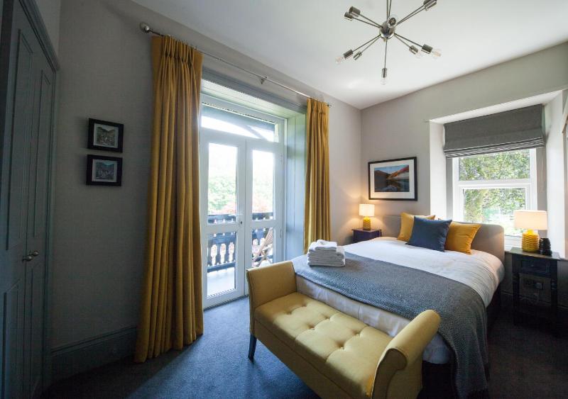 King Room with Balcony image 4