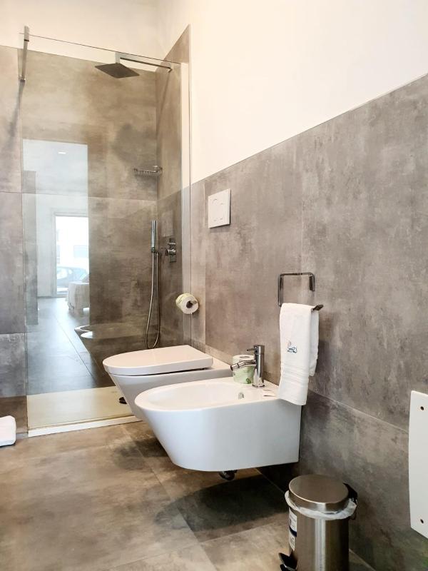 Standard Quadruple Room image 4