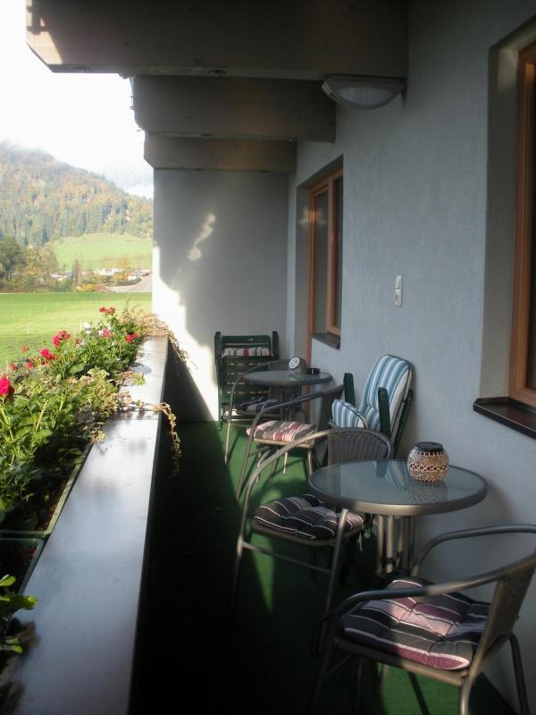 One-Bedroom Apartment with Balcony image 3