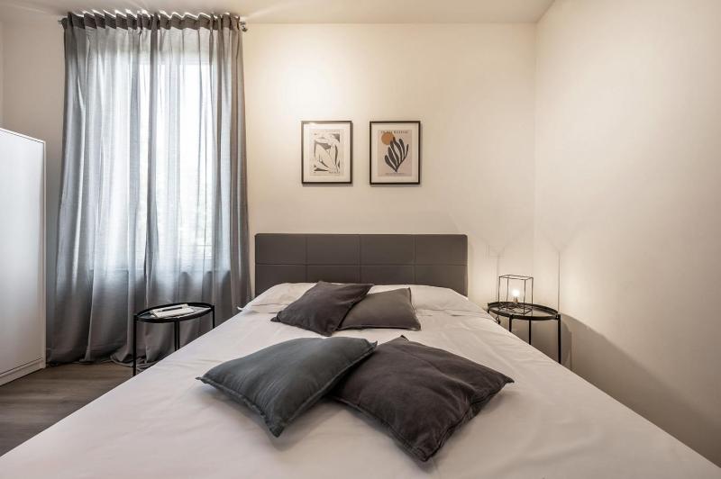 Emilia Suite Essence - image 2