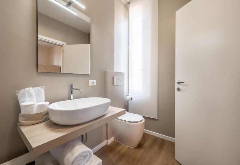 Emilia Suite Essence - image 7