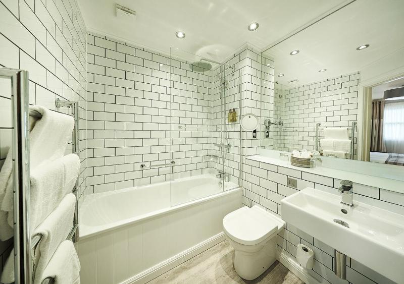 Double or Twin Room image 2