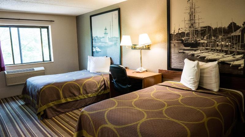 Deluxe Double Room with Two Double Beds - Non-Smoking image 4