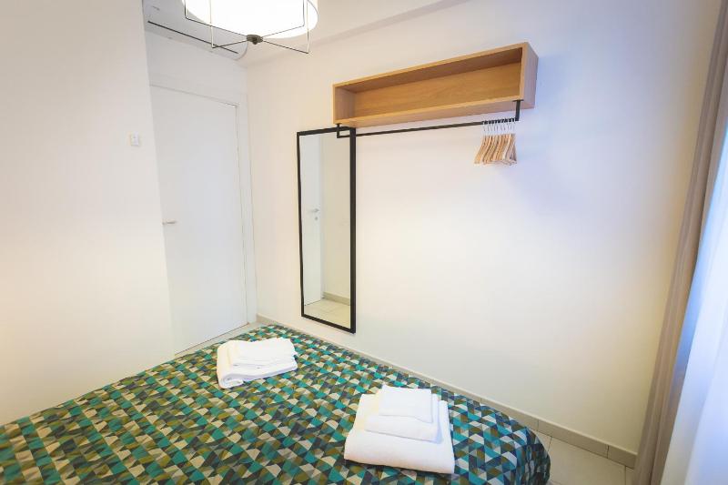 One-Bedroom Apartment image 4
