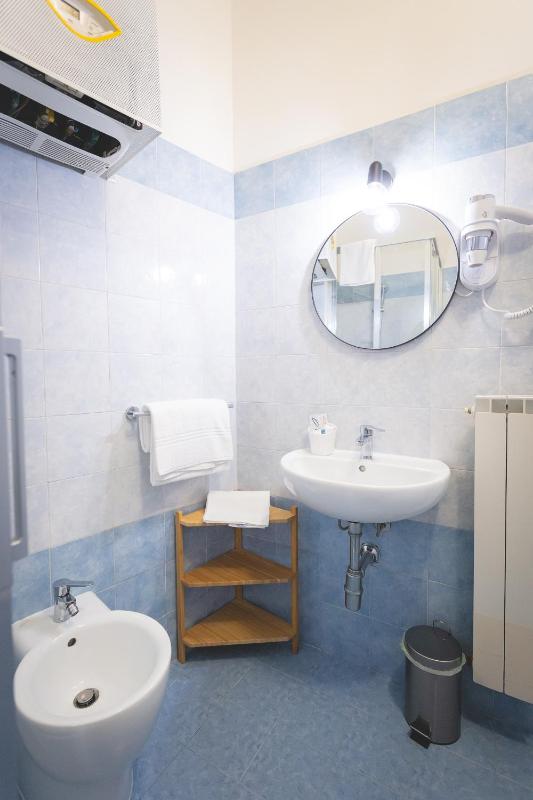 One-Bedroom Apartment image 2