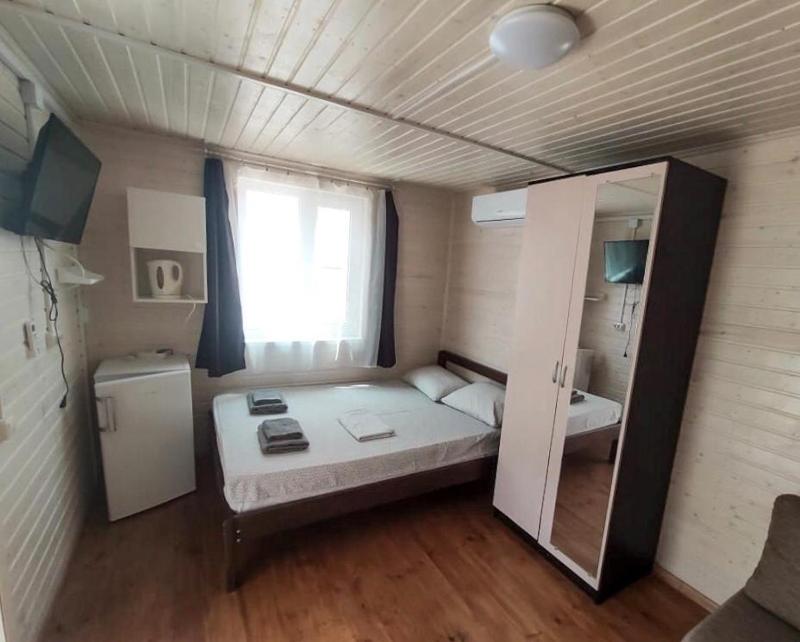 One-Bedroom House image 2