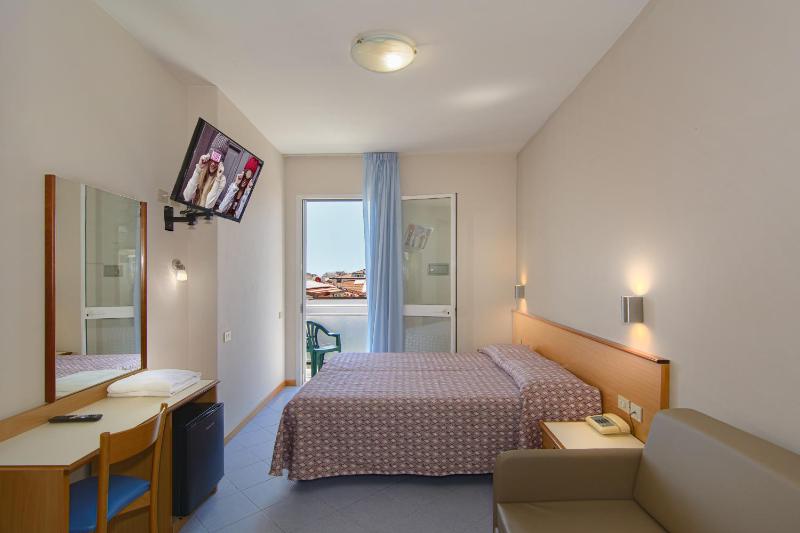 Standard Double Room image 4