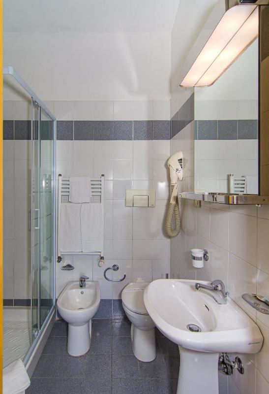 Double or Twin Room with Extra Bed image 2