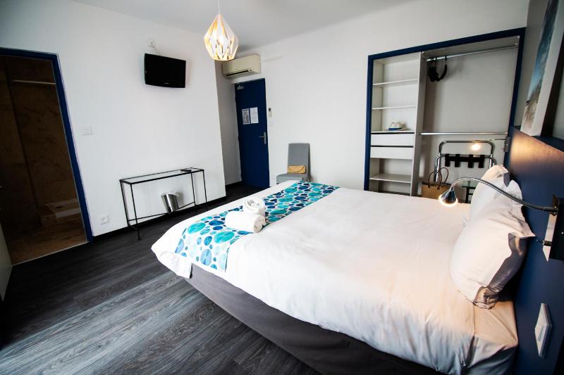 Superior Double Room image 3