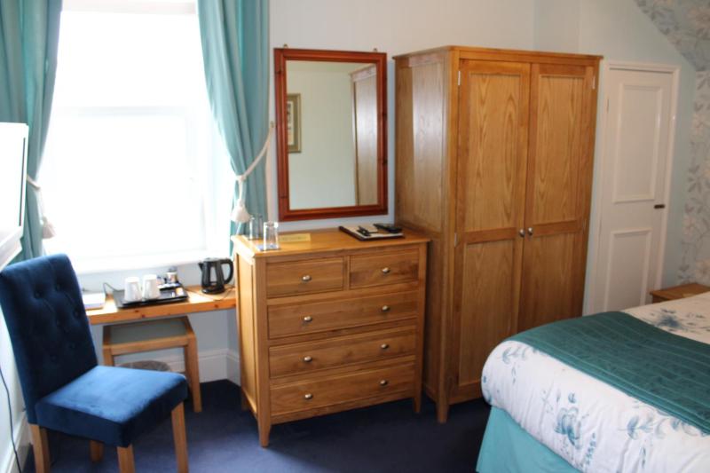 Double Room with Bath image 4