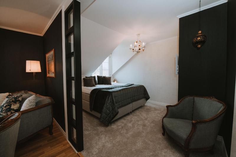 Suite with Balcony - No pet image 1