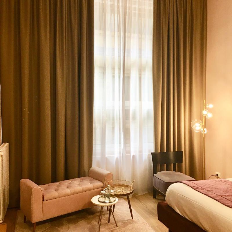 Deluxe Junior Suite image 3