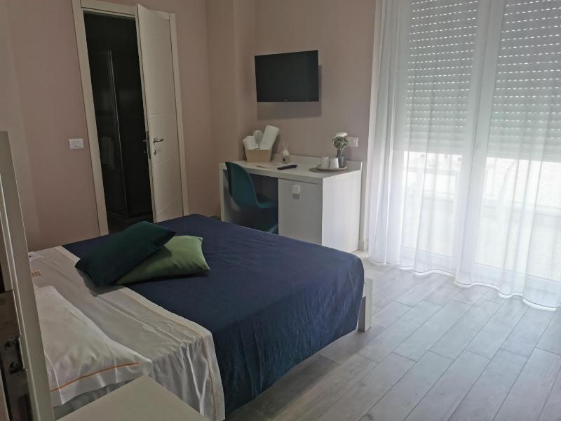 Double Room with Balcony image 1