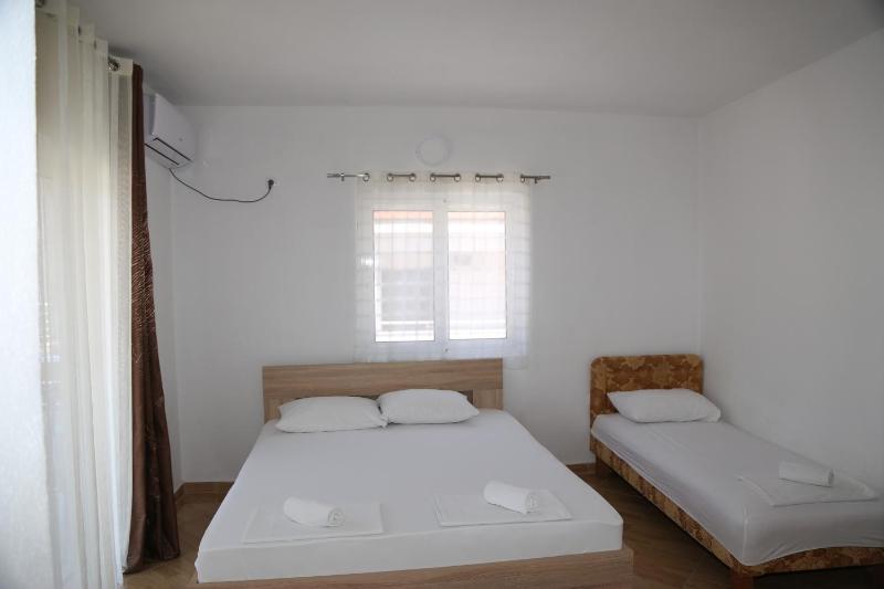 One Bedroom Apartment image 4