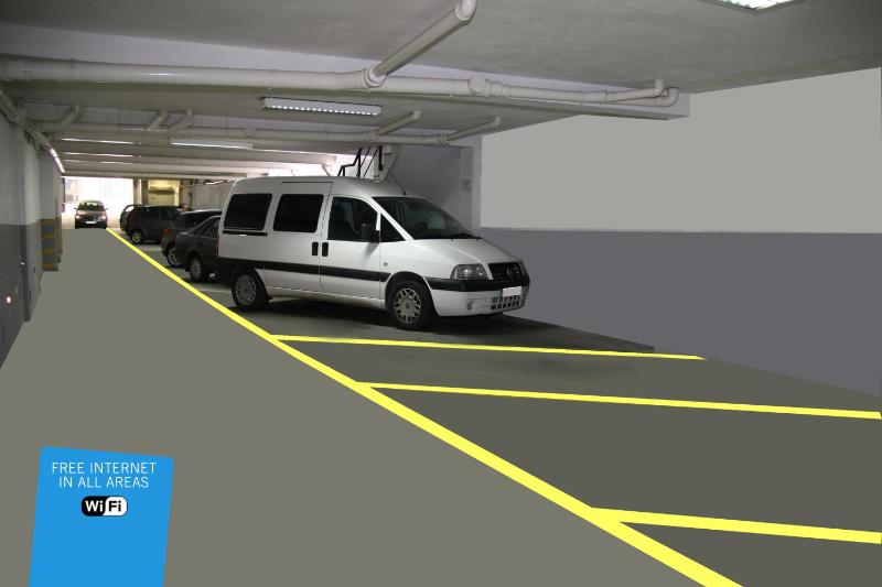 Standard Twin Room image 3