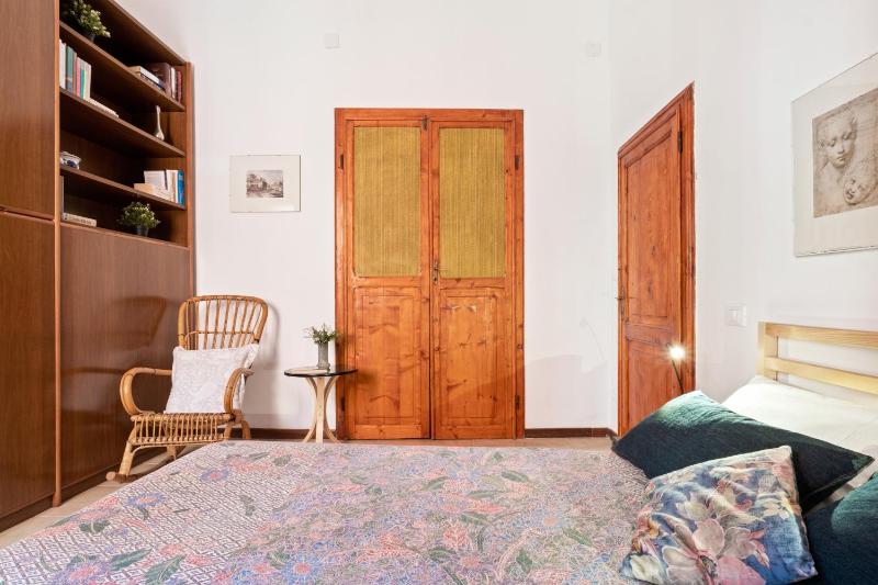 One-Bedroom Apartment image 4