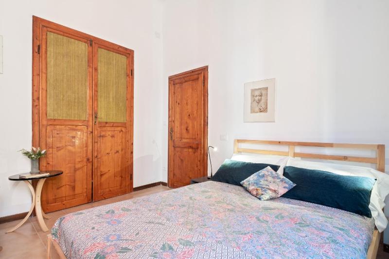 One-Bedroom Apartment image 3