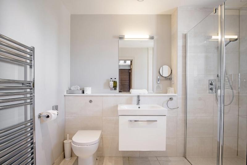 Standard Double or Twin Room image 3